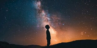 星辰大海男孩背影