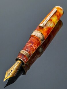 玳瑁色铜镀金鞘小刀