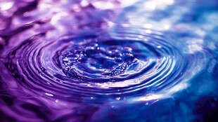 紫水水滴背景