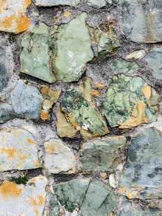 绿色墙壁砖碎石材质