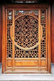 中式园林雕花木门窗