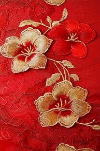 红缎地绣花