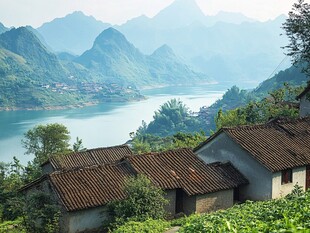 巴马湖库风光