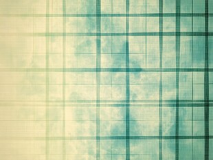 玻璃墙反射蓝天白云