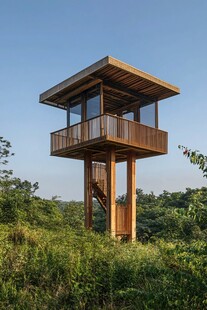 丛林瞭望塔