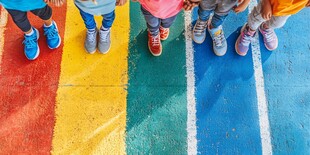 跑道上的小小学生