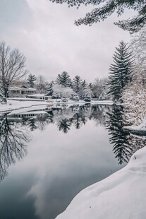 雪后倒影