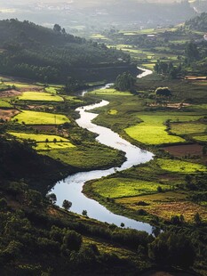 大凉山的河流与田园