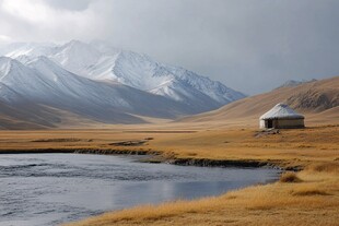 山脚下的蒙古包