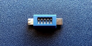 蓝色塑料USB接口适配器