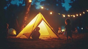 夜晚的露营乐趣