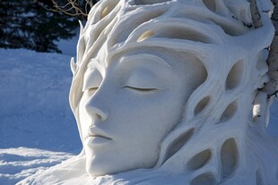 雪中女神