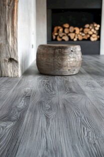 现代室内设计的木地板和壁炉