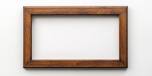 木质画框挂在白色墙上