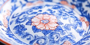 青花瓷中的红色点缀