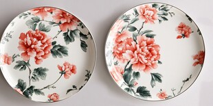 椭圆形陶瓷盘的复古花卉图案