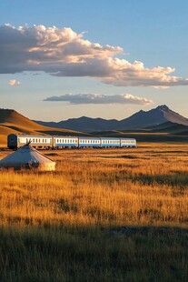 穿越草原的火车之旅