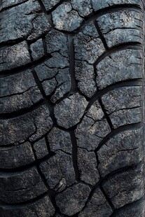 轮胎裂纹特写