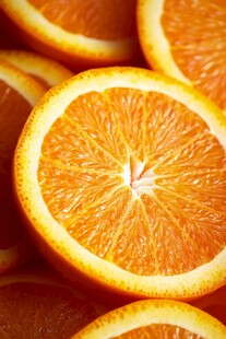 多汁橙片的特写