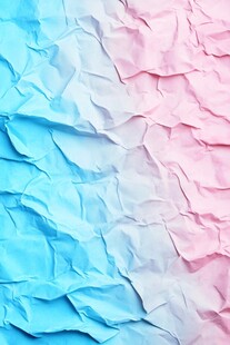 皱褶的蓝粉渐变纸张