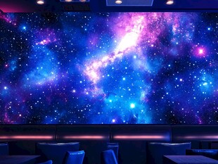 银河主题餐厅的迷人夜晚