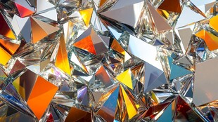 破碎的玻璃艺术品