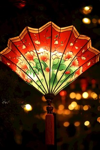 红色花卉图案的吊灯