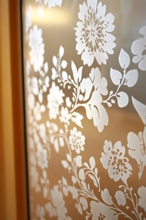 花卉图案玻璃窗