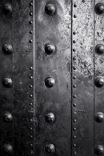古老的金属铆钉墙