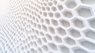 白色蜂窝状几何图案