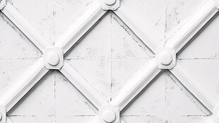 白色格子装饰墙