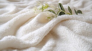 柔软舒适的白色毯子