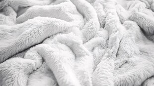 柔软舒适的白色毛毯