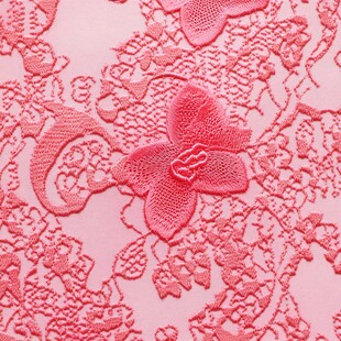 粉红色蕾丝纺织品