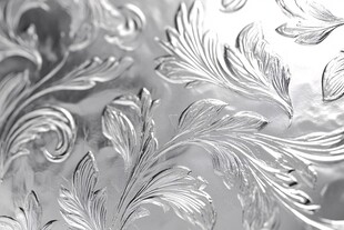 银色浮雕艺术品