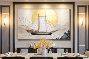 金色月亮下的白色帆船