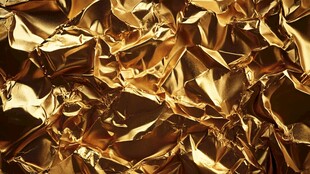 金色皱褶箔纹背景
