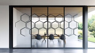 现代会议室的玻璃隔断设计