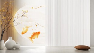金鱼壁画与白色花瓶