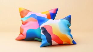 彩色抽象图案的抱枕