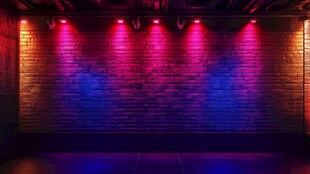 炫彩灯光下的砖墙空间