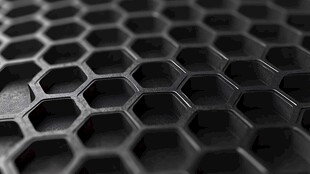 黑色六边形蜂窝结构特写