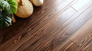 深棕木纹地板与绿植摆件