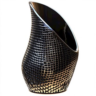 现代金属质感异形花瓶