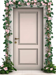 鲜花藤蔓装饰的优雅房门