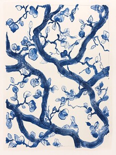 蓝白花卉枝蔓手绘图案