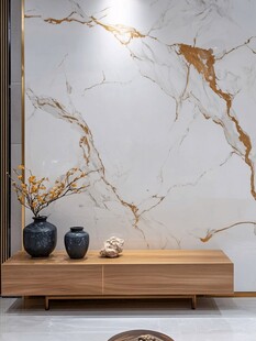 大理石墙搭配木质家具装饰