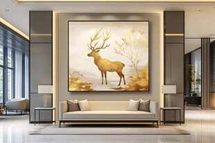 客厅中金色麋鹿挂画装饰
