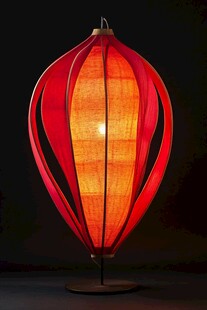 复古风红色创意造型台灯