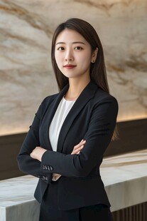 干练商务女性的自信风采